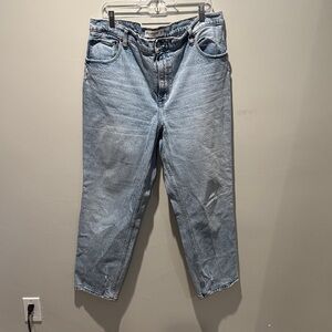 Abercrombie & Fitch the 90’s Straight Leg Ultra High Rise Jean sz 34 / 18